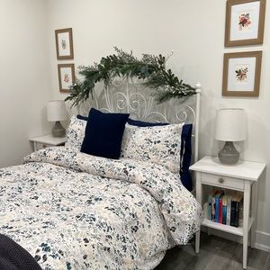 Crate & Barrel bedding set